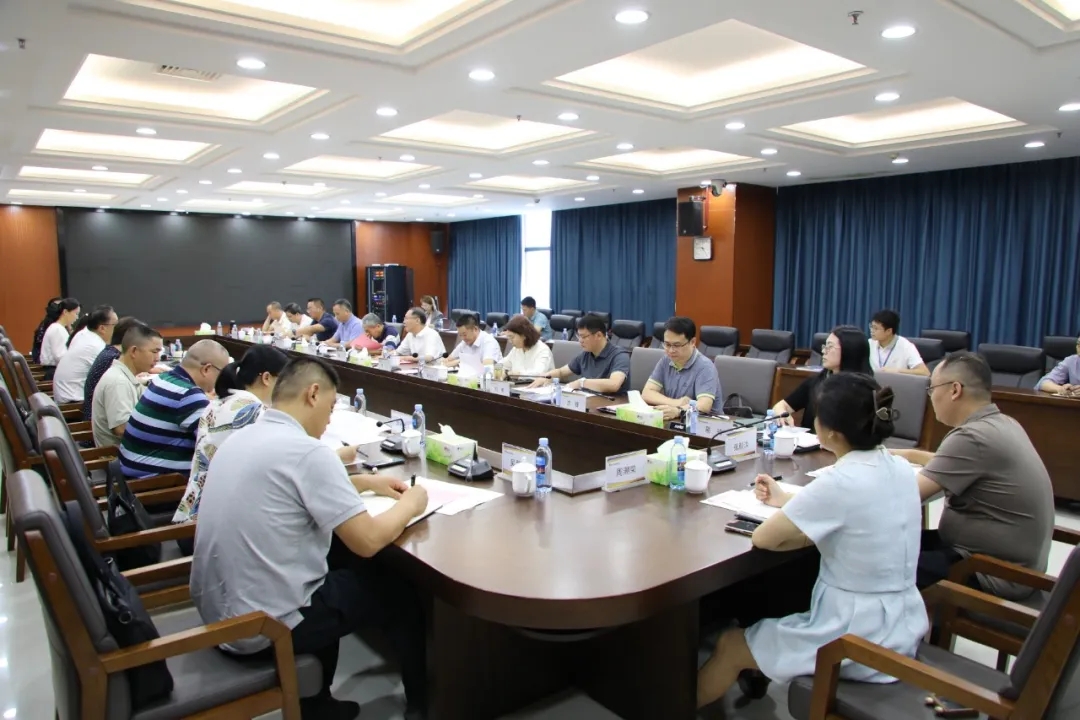 南寧交投集團(tuán)與江南區(qū)開(kāi)展工作座談